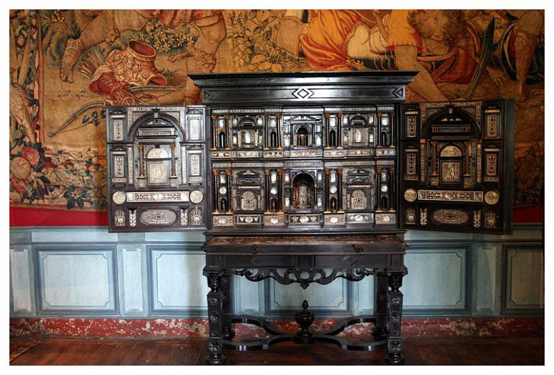 meuble du château d'USSE.jpg